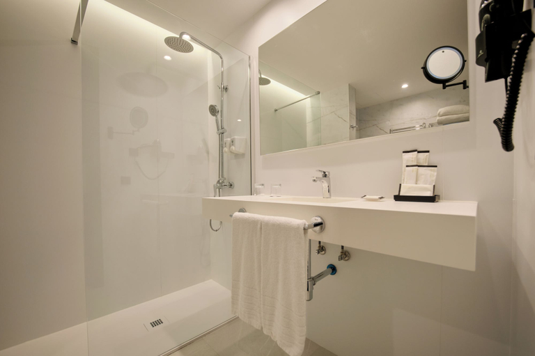 Bathroom 3, 1881 Madrid Ventas Hotel, Madrid