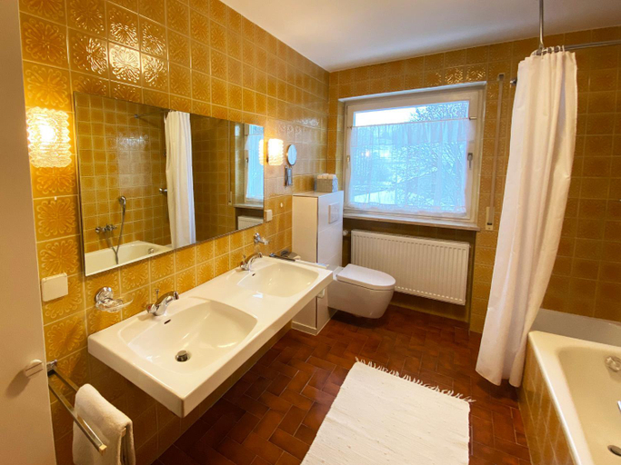Bathroom 3, Haus Irmgard, Rosenheim