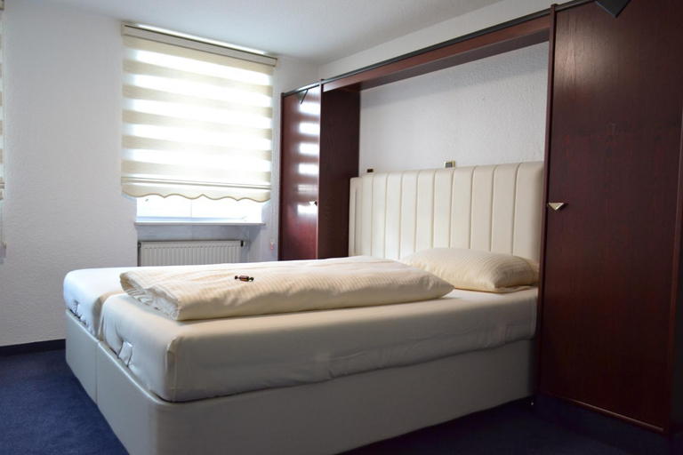 Bedroom 2, Hotel Zum Lamm, Ansbach