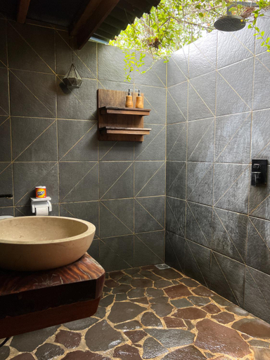 Bathroom 5, Seascapes Bira, Bulukumba