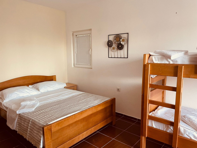 Bedroom 2, Mahara Doo