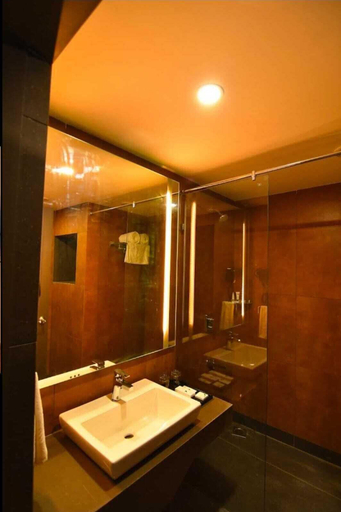 Bathroom 4, The Cent Hotel, Hyderabad