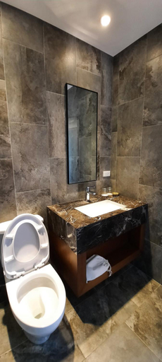 Bathroom 3, Siang Tsao Yu Chong, Miaoli