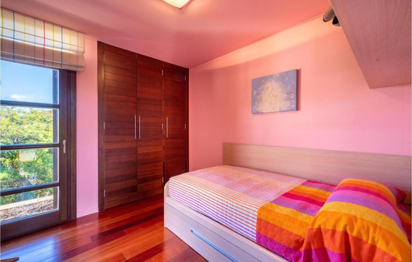 5, Villa de lujo con piscina, jacuzzi, jardin y terraza, Baleares