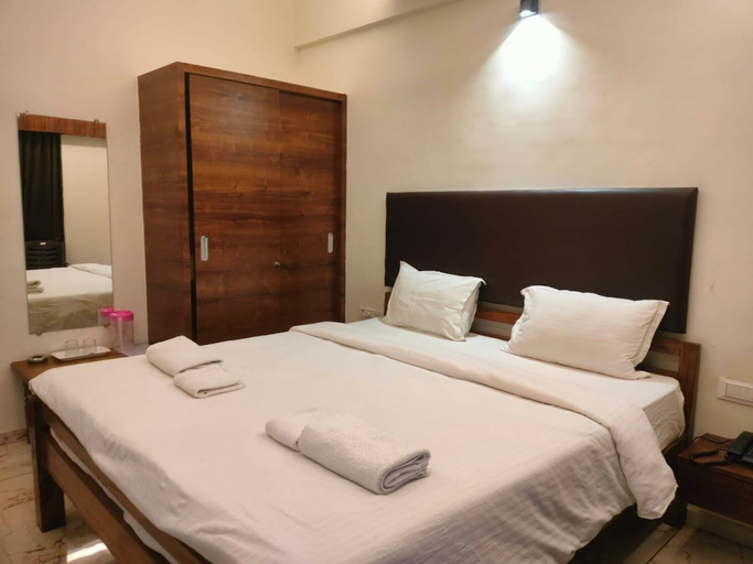 Bedroom, Hotel Arihant Plaza, Navsari