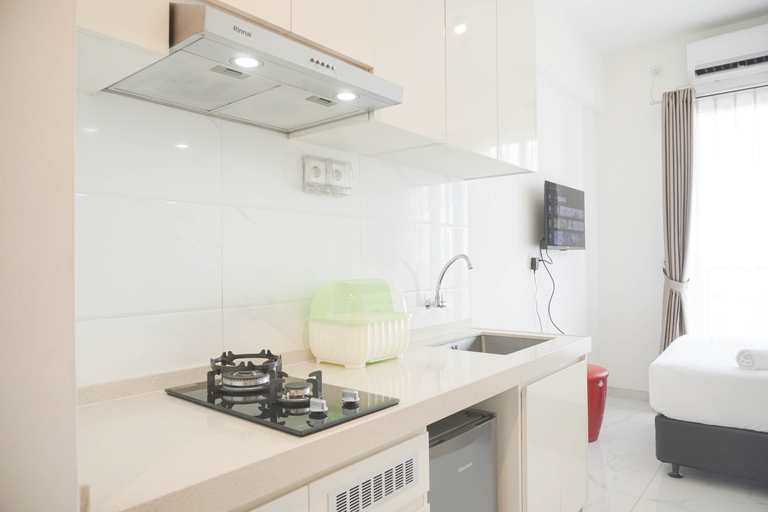Others 4, Nice and Cozy Studio Sky House BSD Apartment By Travelio, Tangerang Selatan