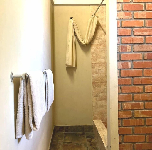 Bathroom, Thebe River Safaris, Chobe