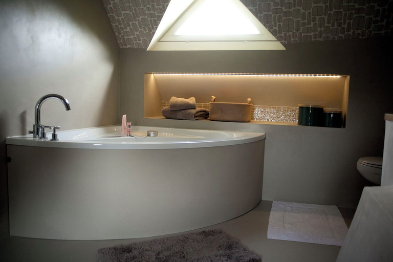 Bathroom 3, Locations - Domaine Le Coq Enchanté, Calvados