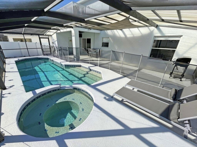 Sport & Beauty 4, Paradise Point 4 Bedroom Home by RedAwning, Polk