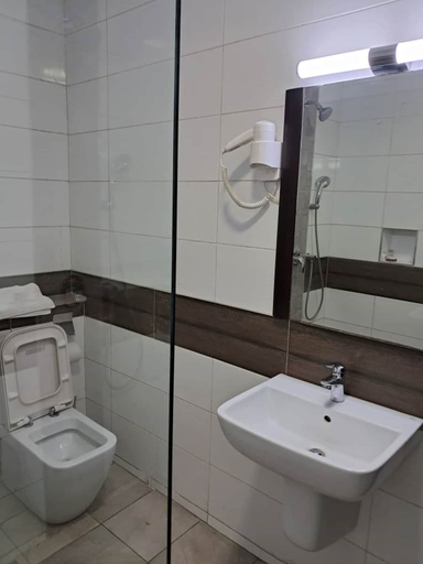 Bathroom 3, Rockview Hotel Festac, Amuwo Odofin