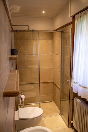 Bathroom 4, Residence Laste, Trento