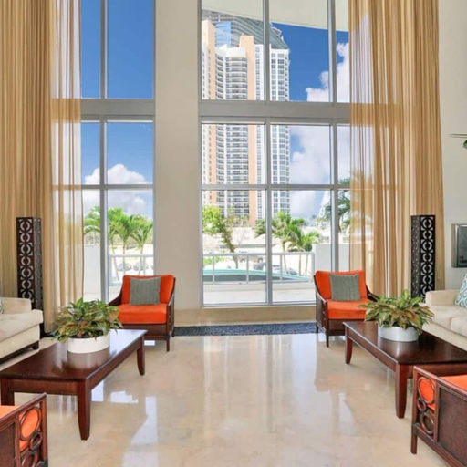 Room 3, Beachfront Resort Pool Ocean View Balcony Gym, Miami-Dade