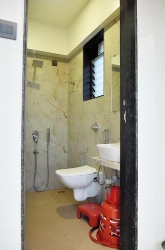 Bathroom 3, Hotel Manoranjan Enclave, Nashik