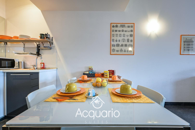 Others 4, Acquario Suites, Genova
