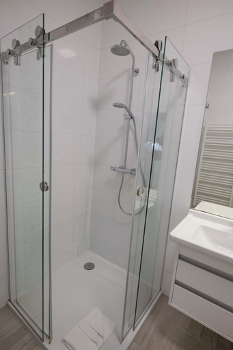 Bathroom 3, easy-flat Stumpergasse - Apartments near Mariahilfer Street and Metro, Wien