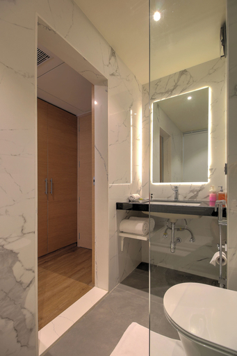 Bathroom 4, Hotel Mumbai House Ghansoli, Thane