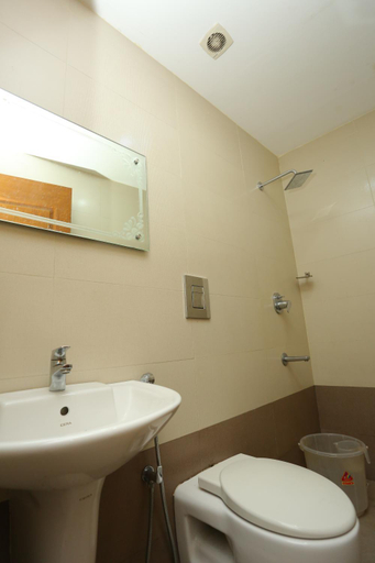Bathroom 4, Hotel Innate Inn, Ernakulam
