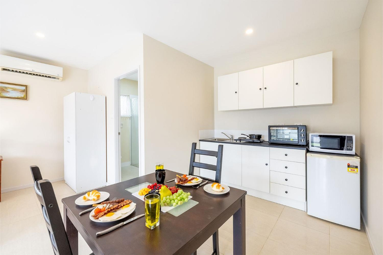 Others 2, 14A Grafton St - Studio with air con and wi-fi, Port Stephens