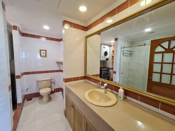 Bathroom 4, New Riverbank Suites - Waterfront Sunset View, Kuching