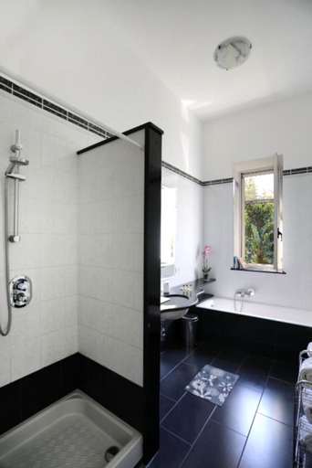 Bathroom 4, Estate4home - Casa Chiarina, Napoli