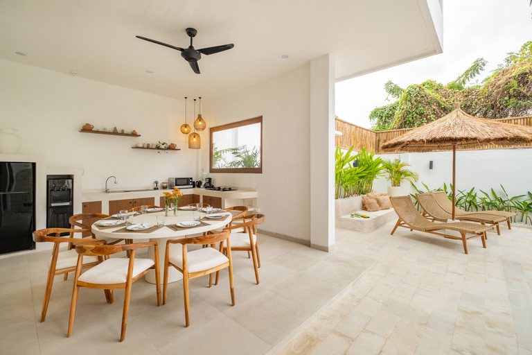 Others 5, Villa Milos: Tropical 4BR Villa - 90 Seconds To The Beach, Badung