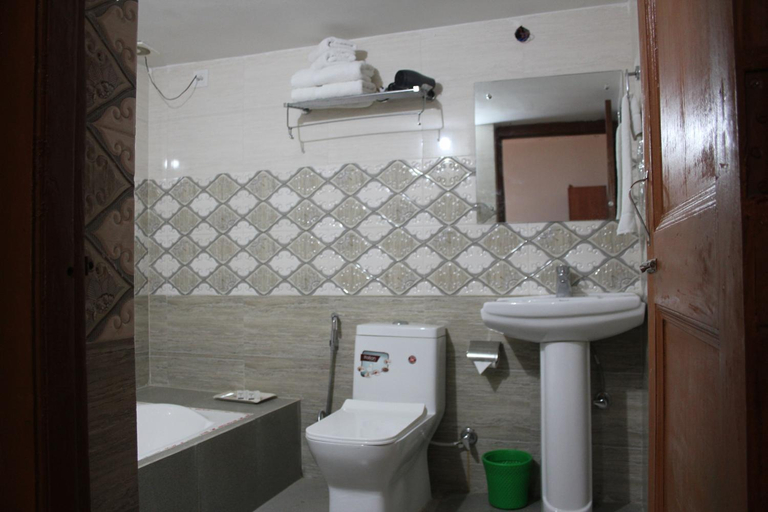 Bathroom 4, Hotel Bodhgaya Inn, Gaya