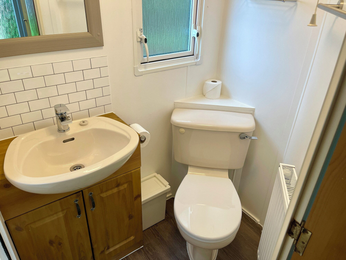 Bathroom 4, Celtic Lodges, Highland