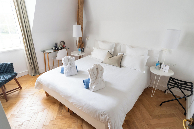 Bedroom 4, Chateau Les Garennes, Finistère