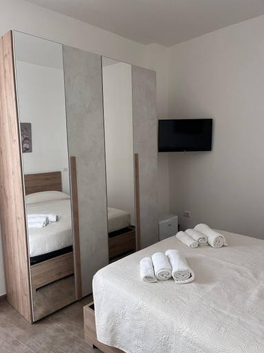 Bedroom 4, La Perla, Syracuse