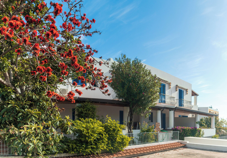 Exterior & Views 2, Hotel Residence La Villetta, Messina