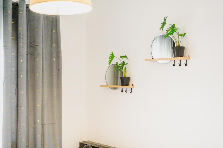 Others 4, Vikap Guest House, Porto