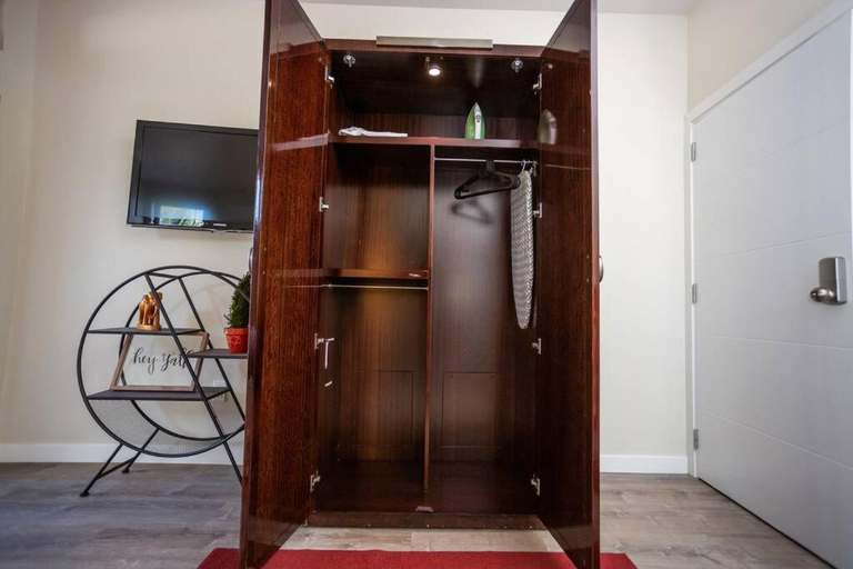 Others 1, Spacious Studio with Incredible Balboa Park View, San Diego
