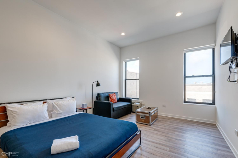 Others 5, Chicago Second Floor Studio by 747 Lofts, Cook