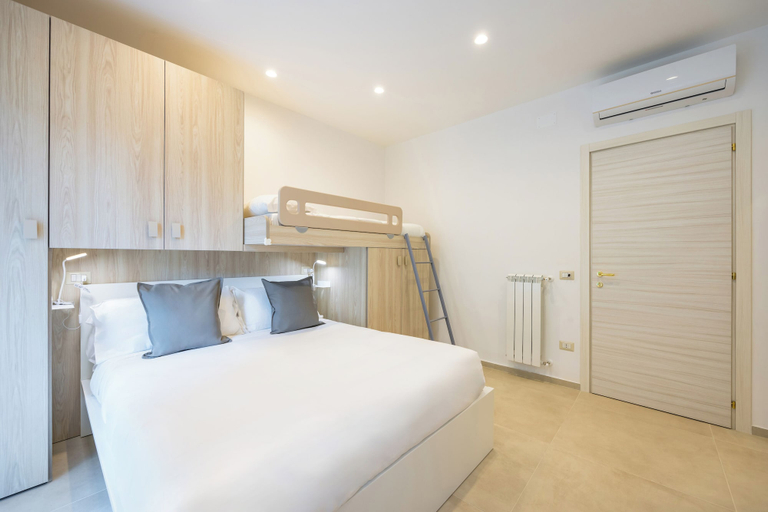 Bedroom 3, Montesanto View Rooms by Wonderful Italy, Napoli