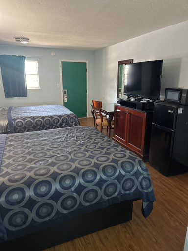 Bedroom 3, Tanglewood Motel, Tillman