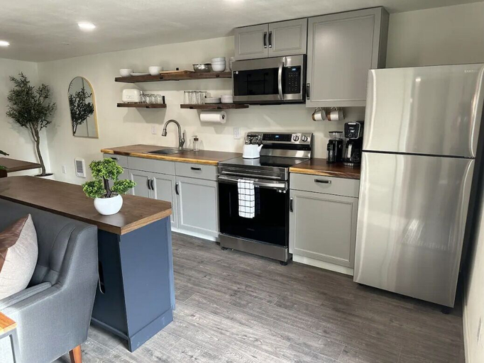 Others 4, Live Work Downtown Apartment, Latah