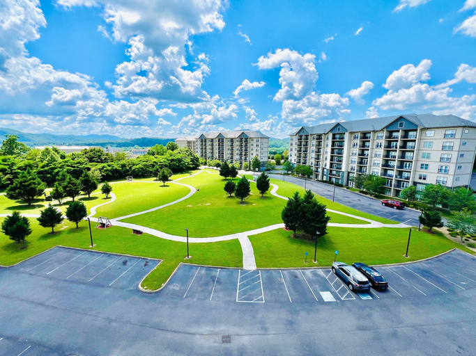 Exterior & Views 2, Sleepy Bear Getaway 1 Bedroom Condo by RedAwning, Sevier
