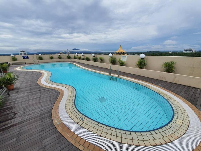Sport & Beauty 2, New Riverbank Suites - Waterfront Sunset View, Kuching