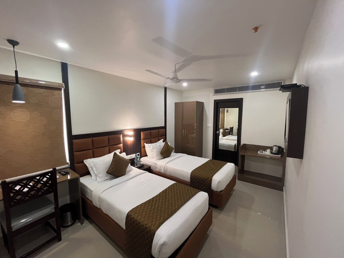 Bedroom 3, Hotel Landridge - Hitech City Hyderabad, Hyderabad