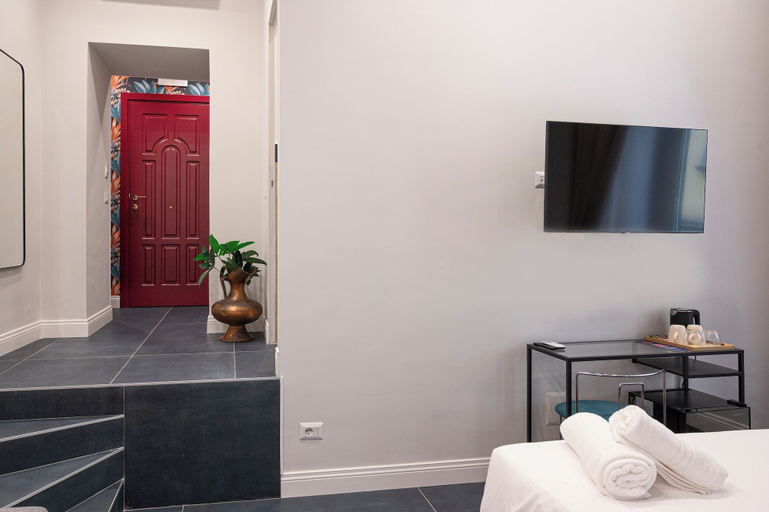 Bedroom 5, Porta Cerasa, Napoli