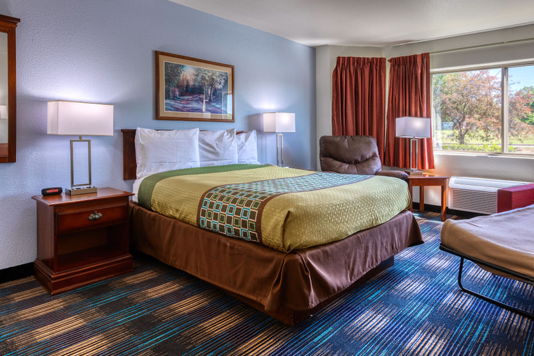 Bedroom 2, All Towne Suites, Pulaski