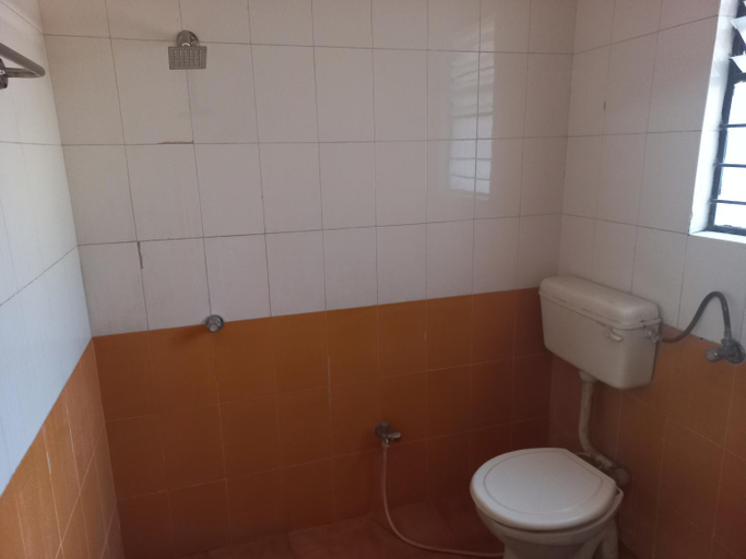 Bathroom 2, Hotel Yatrik, Nashik