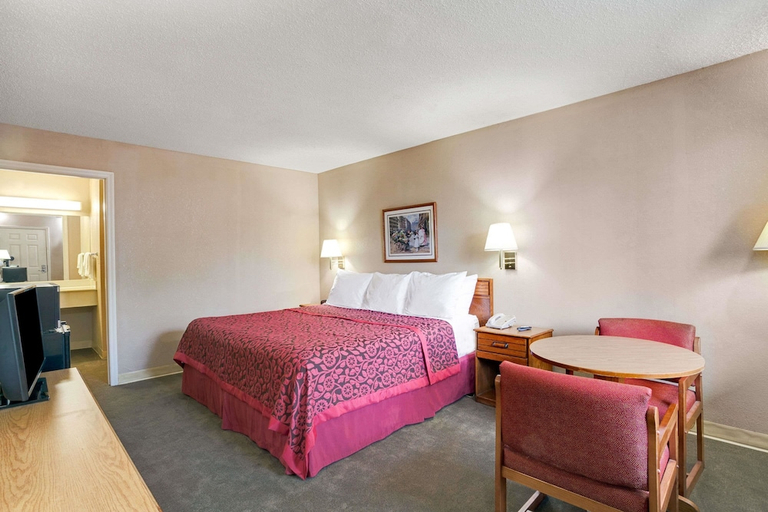 Bedroom 2, Day Inn Joelton/Nashville, Davidson