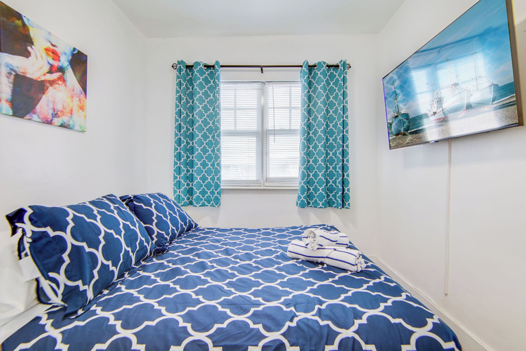 Bedroom, Cozy South Beach 1BR Apt Near Beach and Ocean Drive, Miami-Dade