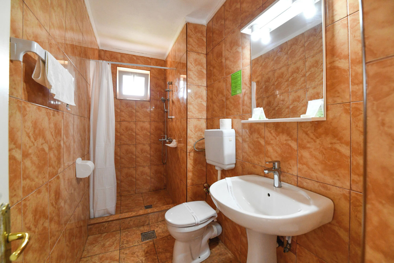 Bathroom 4, Complex Tismana All Inclusive, Mangalia