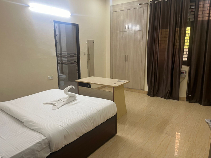 Bedroom 2, Cleo Elegance Rooms & Banquet, Gautam Buddha Nagar