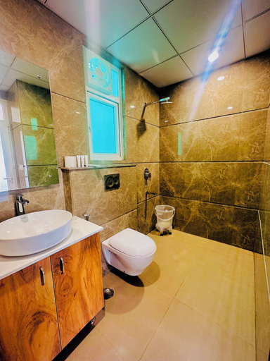 Bathroom 4, The Lodgers Luxury1BHK Service Apartment, Gurgaon