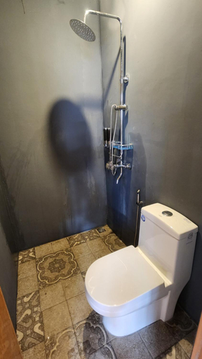Shower 3, Dam Dam Place, San Vicente