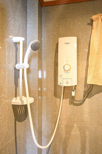 Bathroom 2, ichehan lodge, Basco