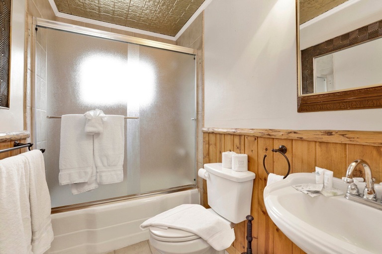 Bathroom 3, Nine Pines Lodge#537, San Bernardino